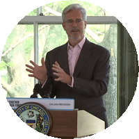 Roberto herencia speaking at the City of Chicago Economic Taskforce